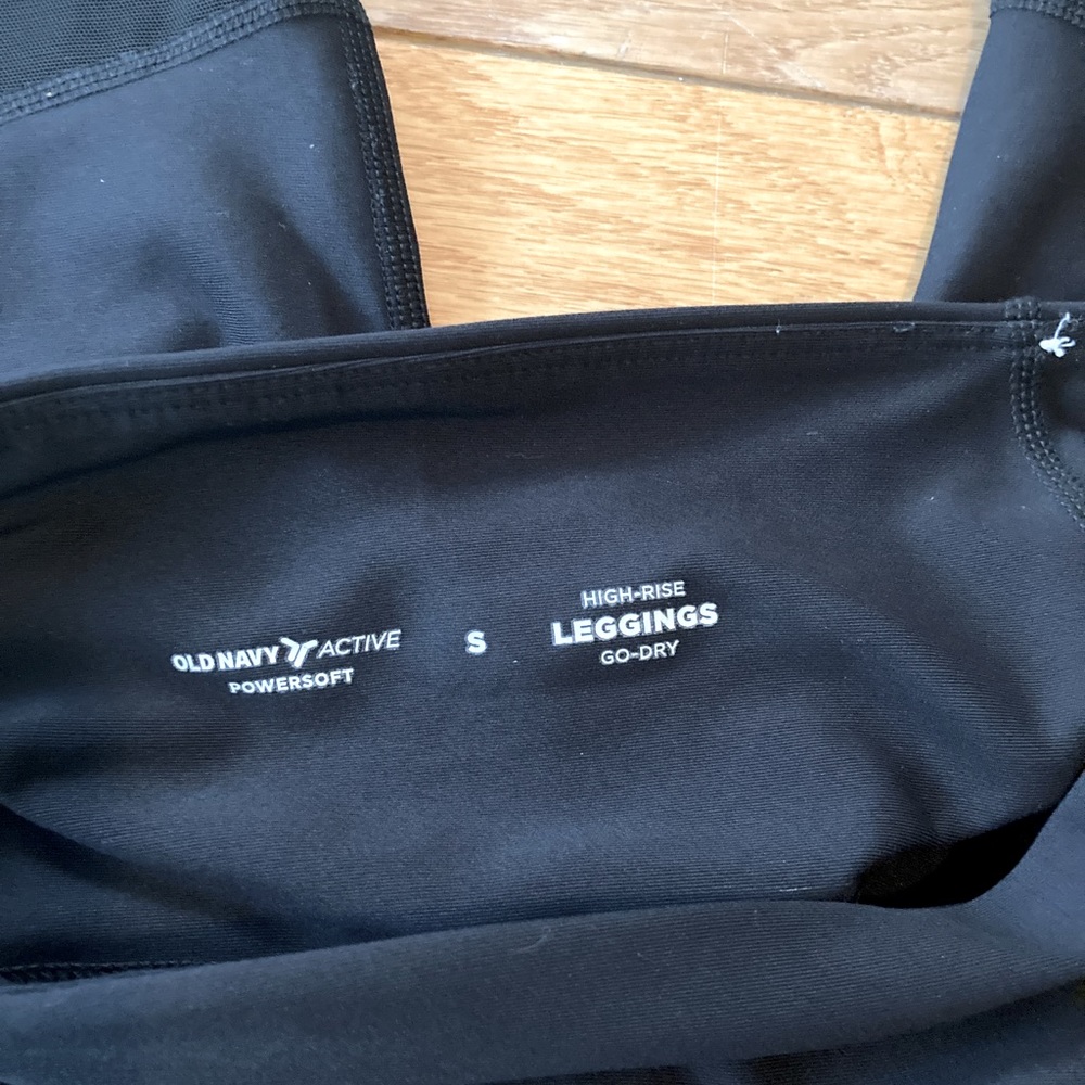 NWOT Old Navy high waisted mesh panel crop leggings - Picture 4 of 13